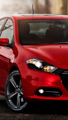 красный автомобиль Dodge Dart