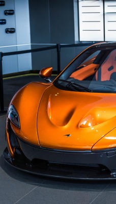 оранжевый автомобиль mclaren mso