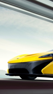 желтый спортивный автомобиль mclaren p1 specs