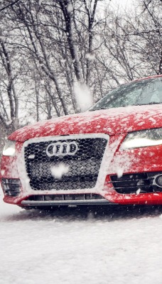 Audi Ауди красная