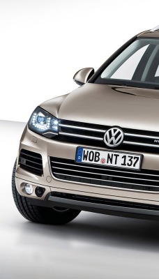 Автомобиль Volkswagen Touareg