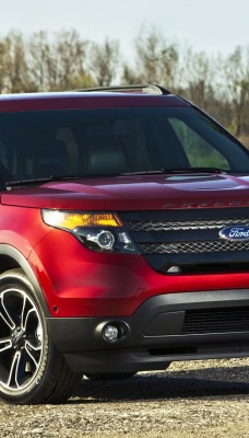 красный автомобиль джип Ford Explorer Sport