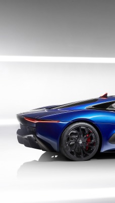 синий спортивный автомобиль jaguar c-x75