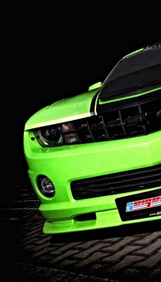 зеленый спортивный автомобиль chevrolet camaro green sports car