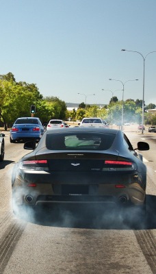 белый черный автомобиль white black car