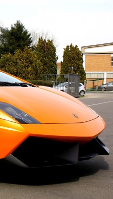 спортивный автомобиль Lamborghini