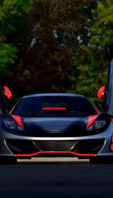 спортивный автомобиль MCLAREN MP4-12C