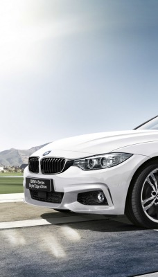 автомобиль белый BMW