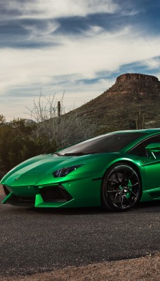 Lamborghini Aventador небо холм дорога