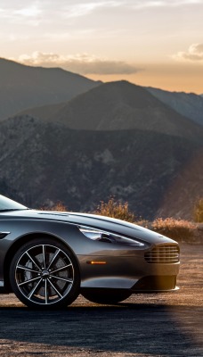 серый автомобиль спортивный aston martin