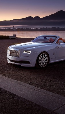 Rolls-Royce кабриолет белый море стоянка