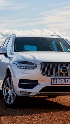 Внедорожник Volvo XC90 белая