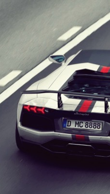 Lamborghini Aventador дорога