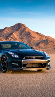 Nissan GT-R песок пустыня