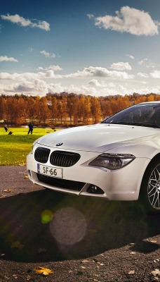 BMW M6 дорога осень