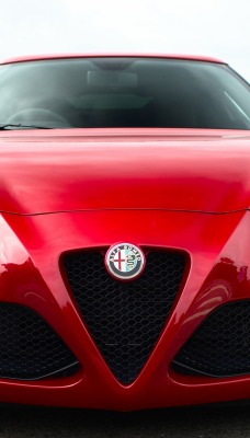 Alfa Romeo капот дорога