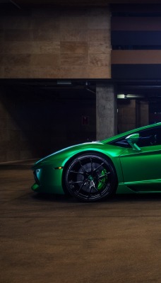 Lamborghini Aventador спорткар