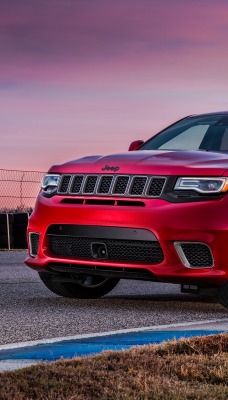 Jeep Grand Cherokee Trackhawk суперкроссовер небо дорога