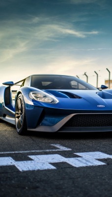 Ford GT старт дорога