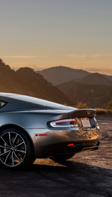 Aston Martin закат горы