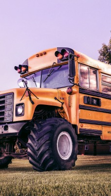 автобус школьный большие покрышки