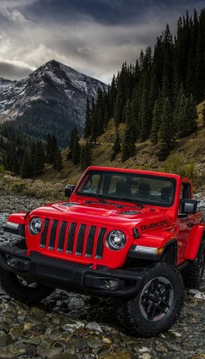 jeep wrangler в горах на камнях