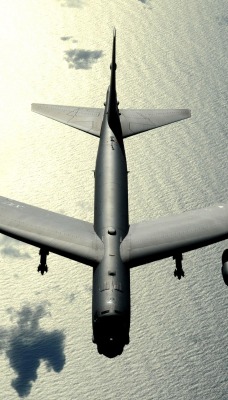 Бомбардировщик b-52