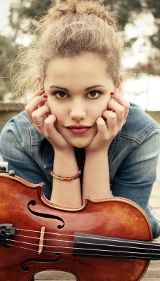 Девушка скрипка