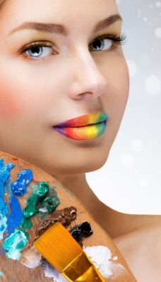 девушка краски губы радуга