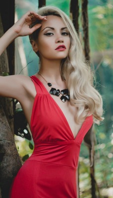 девушка блондинка красное платье girl blonde red dress