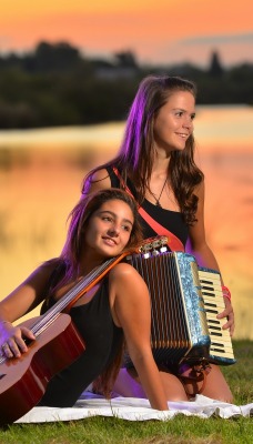 девушки девушка гитара гармонь girls girl guitar accordion