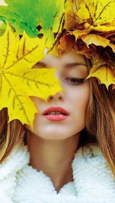 девушки листья осень лицо