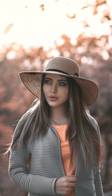 девушка шляпка осень