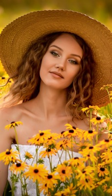 девушка цветы лицо шляпа желтые цветы