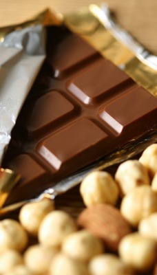 Шоколадка с орехами