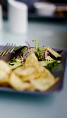 Салат с чипсами