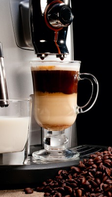 Кофеварка с кофе