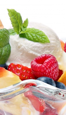 Мороженое ягоды фрукты