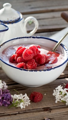 ягоды малина йогурт
