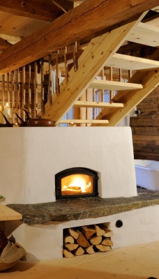 Деревянный дом печь