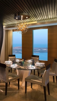 ресторан помещение окна столы море
