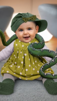 Малыш змея зеленая