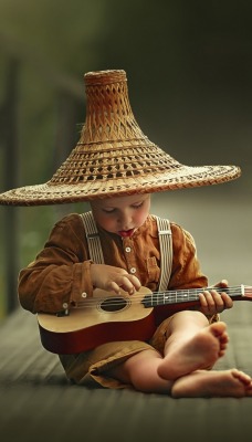 мальчик ребенок гитара шляпка мост
