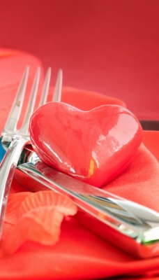 Сердце тарелка приборы
