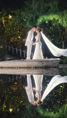 озерео лодка поцелуй жених невеста природа светлячки