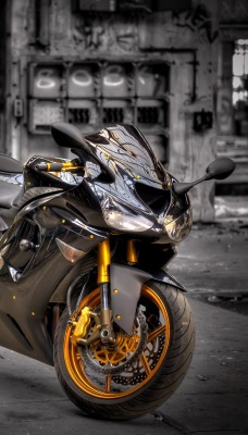 мотоцикл золотистый