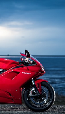 Мотоцикл Ducati море