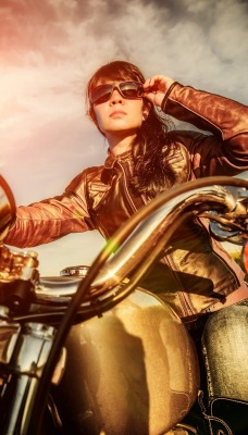 байкерша девушка мотоцикл