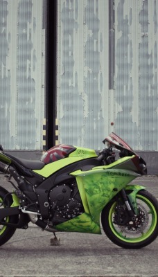 мотоцикл зеленый
