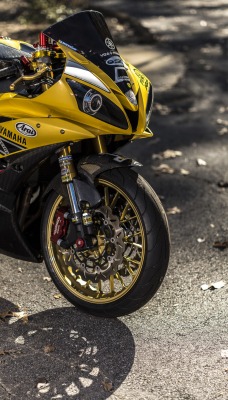 мотоцикл желтый ямаха